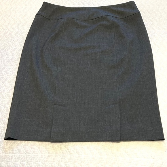 Joseph A. Pencil Skirt with Back Vents Med Grey Size 8 - Picture 4 of 13